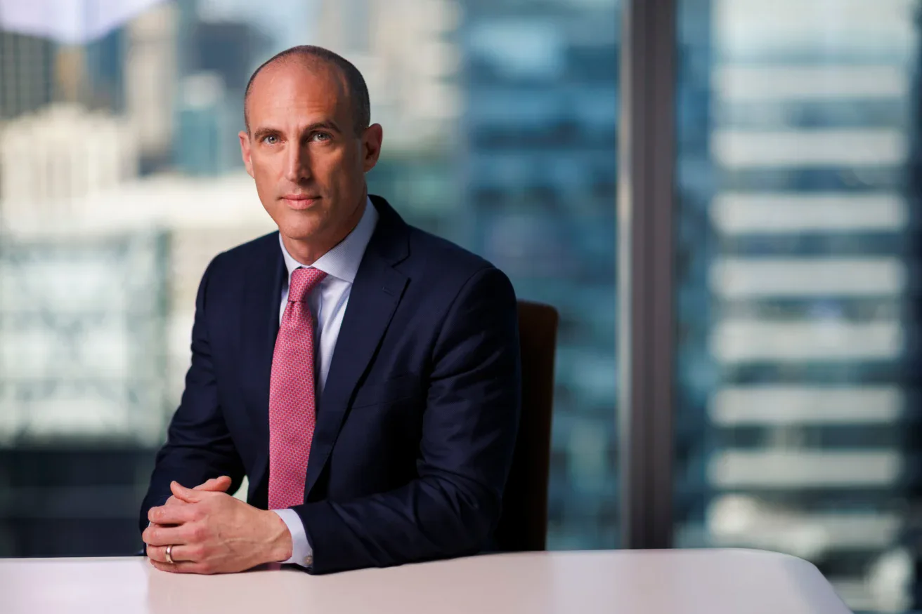 Warren Postman headshot.