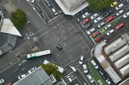 ¿Quién es el responsable de un accidente en un cruce?